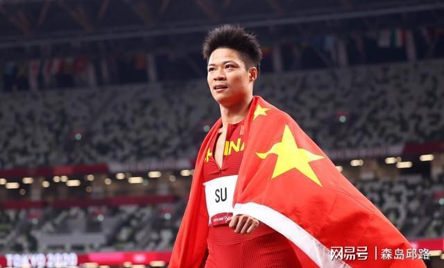 闭幕式流程：他此前曾跳出过7米48的优异成绩