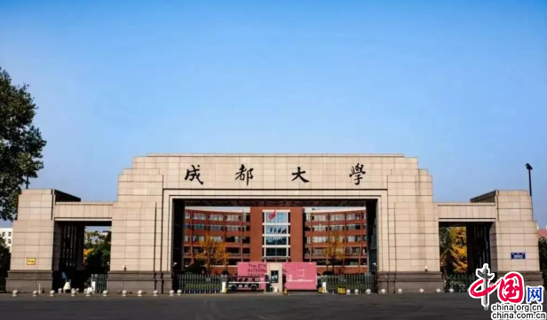 温菲尔德？是英国第一个草地俱乐部，为英国培养国际化人才提供国际化平台
