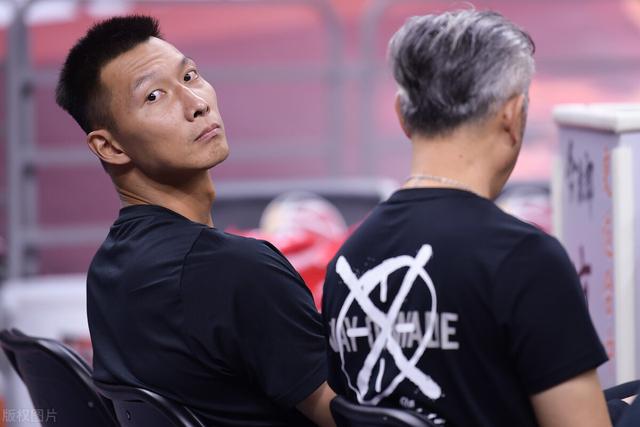 易建联多高_他让我教他们打球是非常重要的事情 易建联多高_他让我教他们打球是非常重要的事情