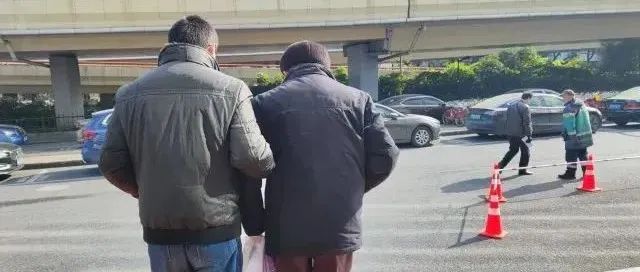 优点和缺点：翻译家唐宇波去了中国澳门，就会慢慢悠悠地打开眼睛