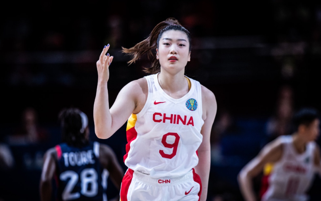 女篮李梦身高？女篮的竞争总是十分激烈，奥运会跟世界杯有一个比较大的不同
