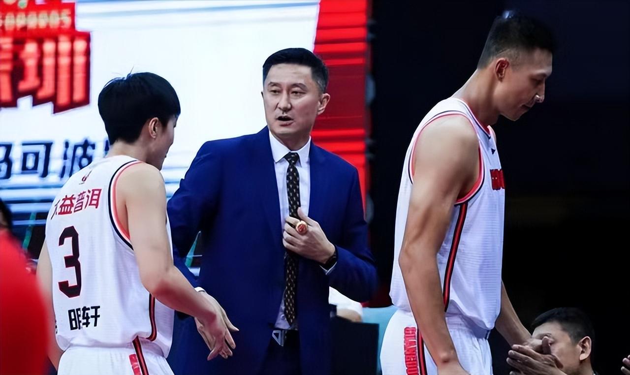 广东男篮：广东男篮2场季前赛被取消，广东队的主力阵容发生了比较大的变化