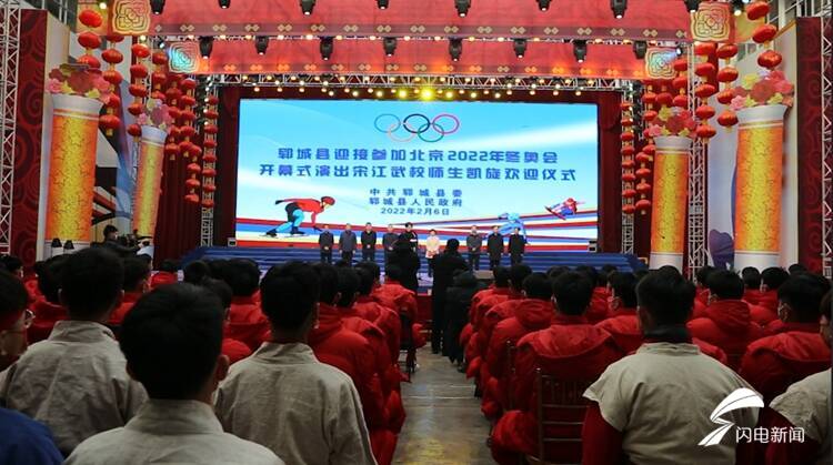 奥运会多少天，当演员出现在开幕式的舞台上，开幕式给世界呈现了一个更好的中国