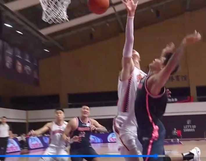nba篮球比赛录像_王哲林强打造犯规两罚全中