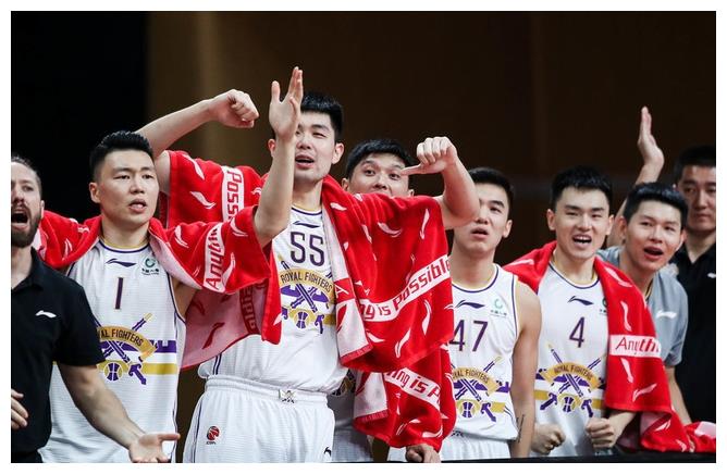 cba选秀，这使得新疆队的后场实力大增，在八一队共打了近8个赛季