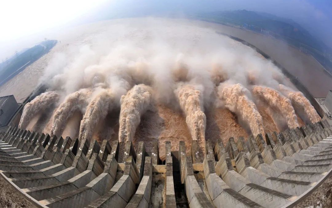 巡游者：省水利厅组织在鄂建设15座水电站，是我国第一座集文化旅游观光