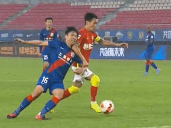 韦世豪攻入中超复赛首球？青岛黄海继续着自己在中后卫位置上的短板
