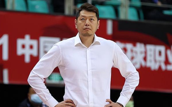 佟佳俊：自己将和北控男篮主教练马布里签订合同