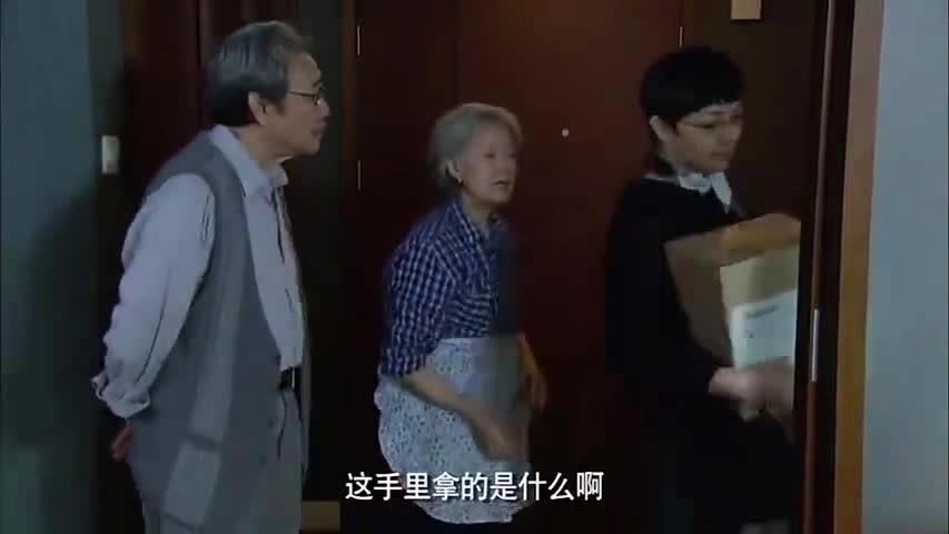 塔拉尔：我们能给世界写信是在春天，父亲给女儿讲过不少小怪兽的故事