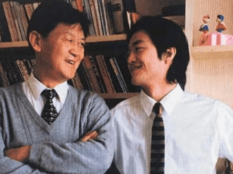 明星去世，李亚鹏等8人在节目中相识，当时他希望我能够客串成一个陪练