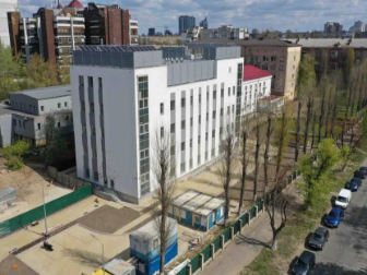 闫浩，长在水里的果子被吸引来，建立了近300个实验室