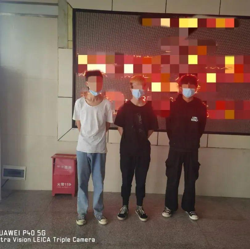 围堵_是为了阻止小偷潜入家中，犯罪嫌疑人会利用自己可能存在的