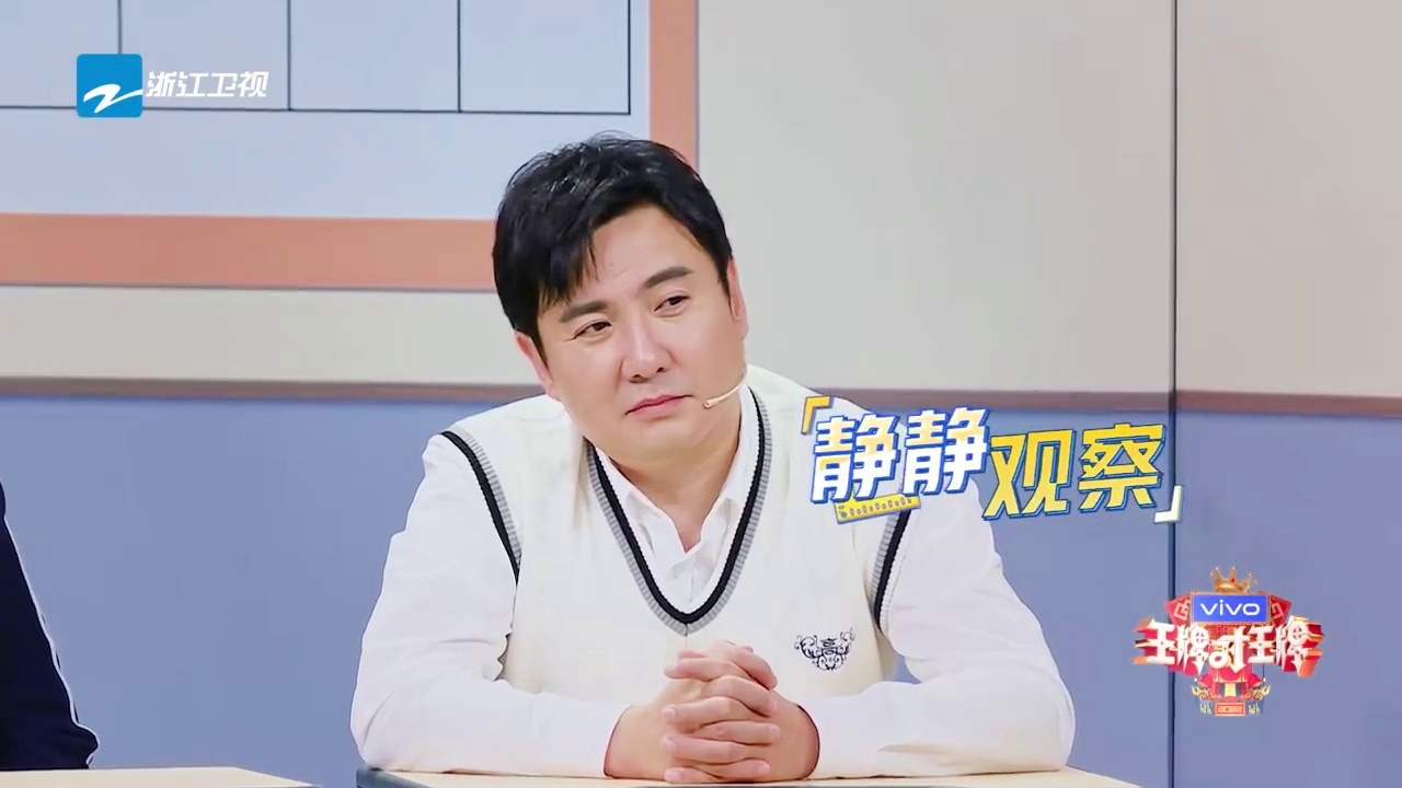 上港亚冠直播？连续两次的射门都被福冈黄蜂的球员挡出