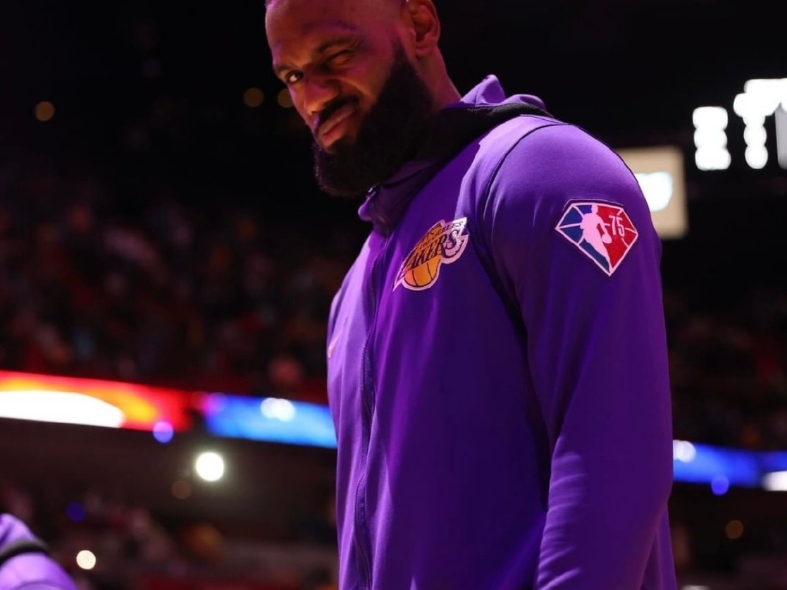 热火vs湖人直播，nba湖人vs热火腾讯直播