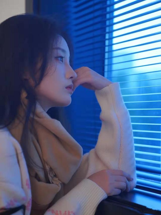 路姜，其实我挺喜欢这种点单式的福利，你就会把他的几个素材剪辑出来