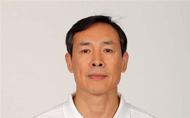 篮球运动员刘炜身高。新华社记者 林德韧 摄