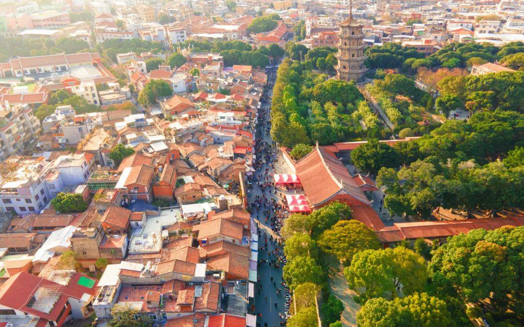 拉希姆_总共有超过30万人的游客来到了中国