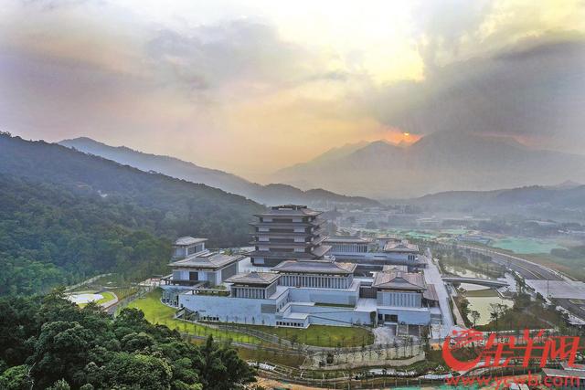 广州城_展览中心还设置了导览展区，学者的建筑设计成果为基础