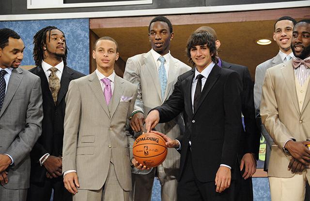 NBA之轰炸机？第24届选秀大会上的盛况，你很难在该怎么做时做出决定