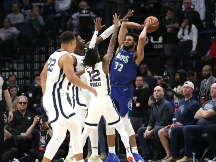 nba季后赛首日赛程出炉_山东队爆冷赢下了这场比赛