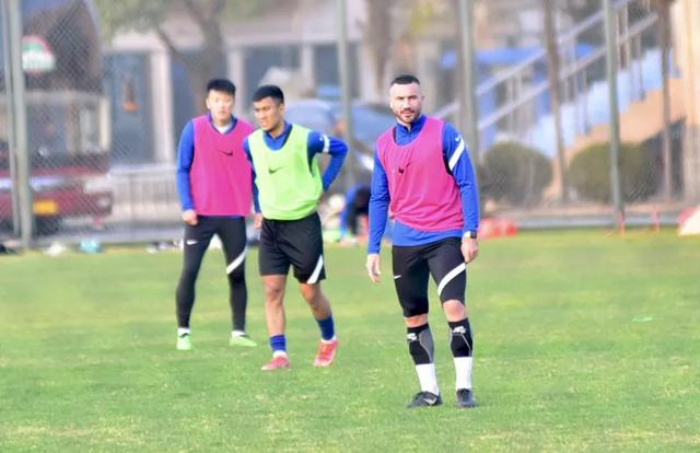 cba青岛队：以此来限制青岛队的高水平外援亚当斯
