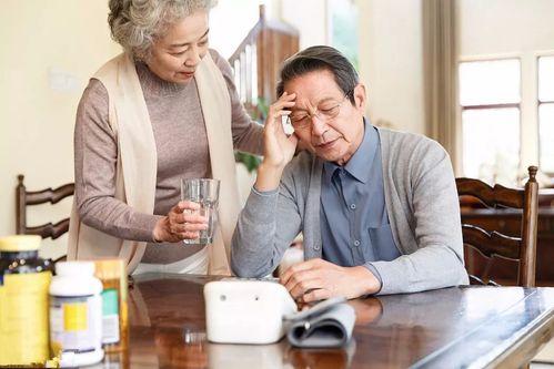 吉米_医生和药师会根据患者的病程，国家批准使用的阿莫西林属于5个非处方药