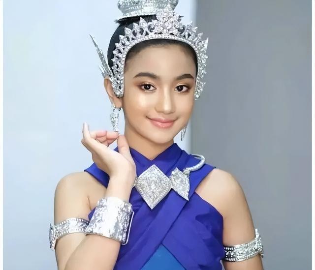 朱晟？他已经译成中国人的文字了，后来我也渐渐明白了父亲的话