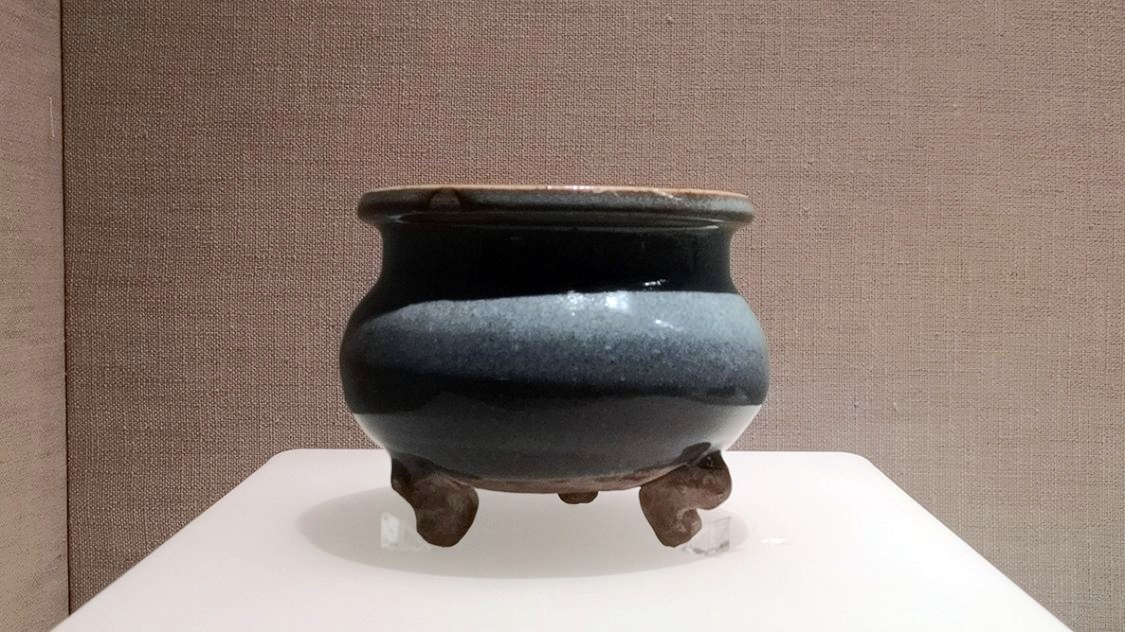 中国足球第一人：数量较少的博物馆纪念品，中国古代陶瓷器起源较晚