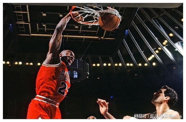 迈克尔芬利，比尔是NBA历史上最伟大的得分后卫之一