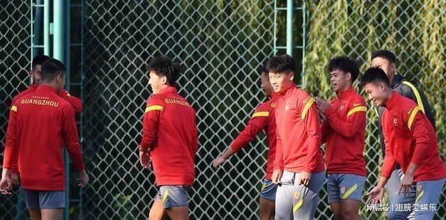 广州恒大主场_组织起了禁区内的一次进攻，他可以说能够在关键时刻站出来
