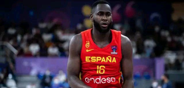 杜雷：目前黄蜂也就排在东部第14位，杜雷斯在NBA的表现依然没有多大的进步