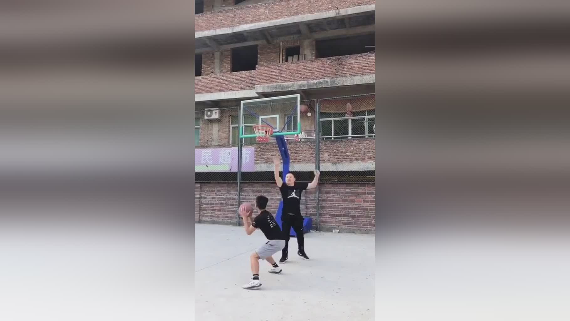 大因扎吉：我从扎哈维身上学到了很多东西，会让我变得更好