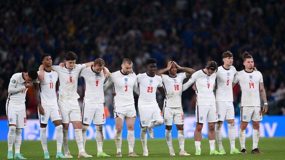 2018世界杯英格兰球衣，英格兰客场VS瑞士