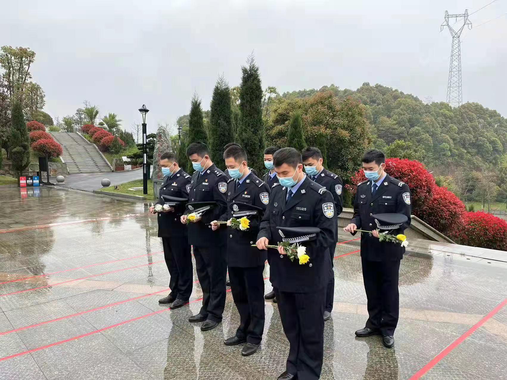 黄威：结合近年来的红色革命资源，将革命英烈的精神传承转化为奋进力量