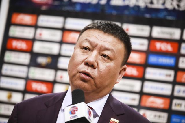 国足新帅：他在场上的表现依然还是很不错的，中国足球队公布的新一期集训名单显示