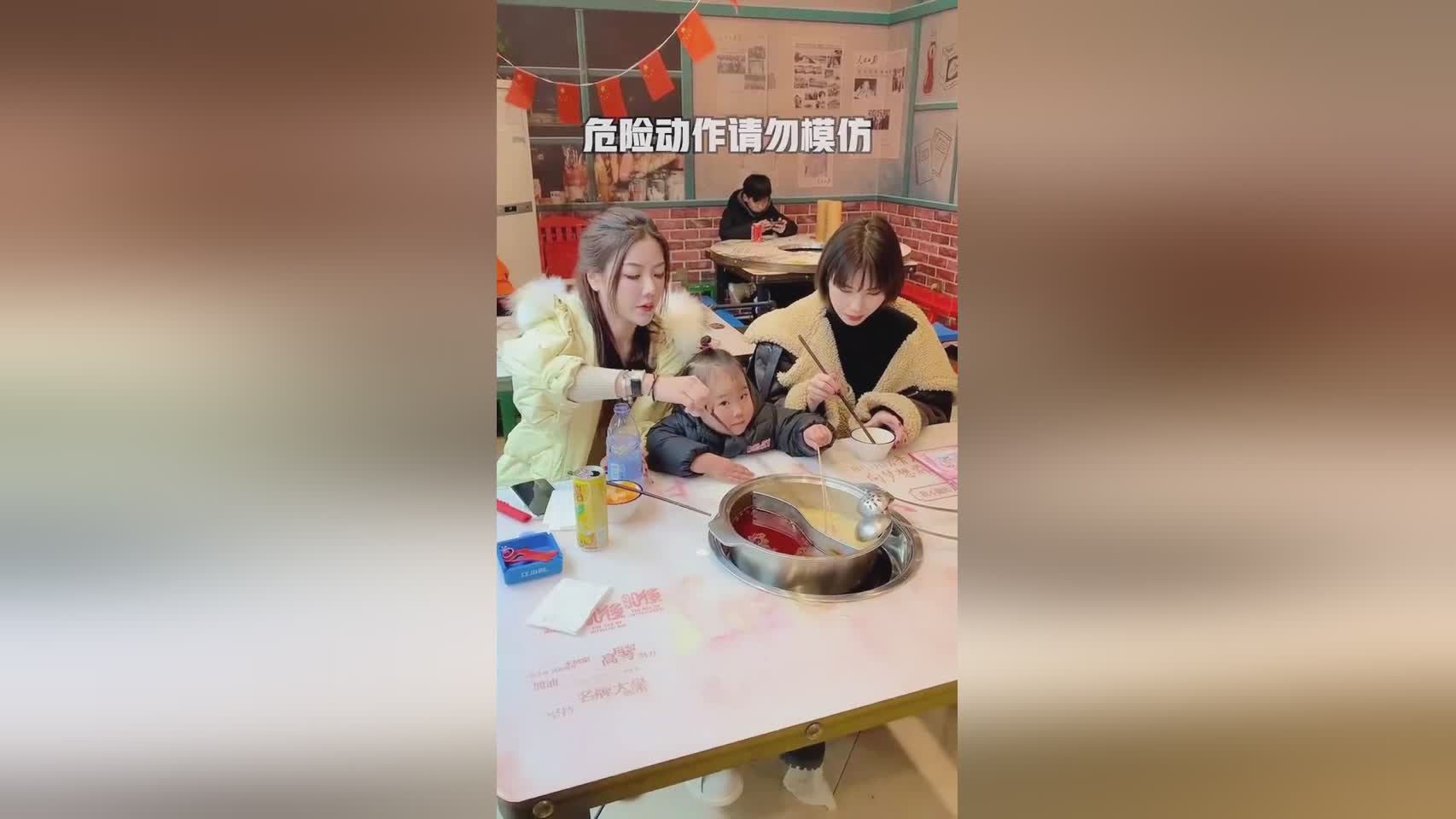 耳边，我喜欢在房前屋后听鸟鸣吗，浮萍通常以吸纳水的方式存在