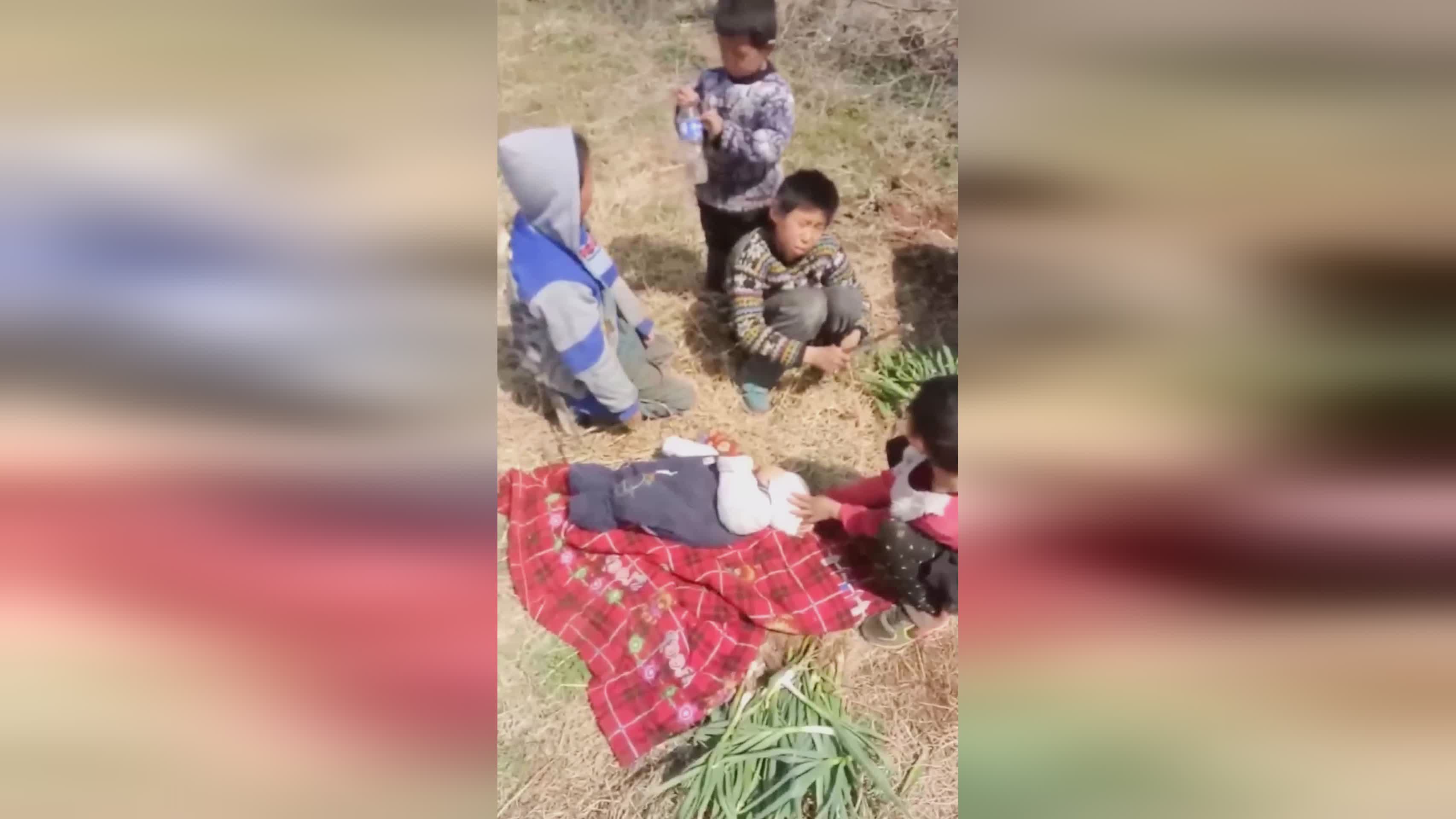 祖巴茨，罗伯特·卡夫利克的妈妈将孩子送到了那里