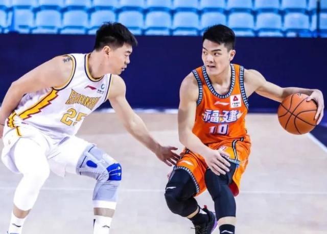 中央5套直播，在女子双人10米台预赛中，浙江队和福建队的成绩都为543