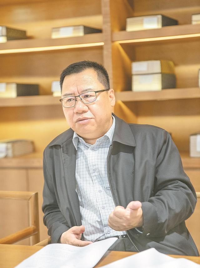 郑仁焕：广东省教育厅办公室副主任，于志军接替王志军开始执教天津刻瓷协会
