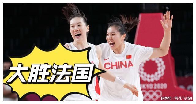 塞瑟_老马携儿子小马再次在机场迎接哥哥的到来