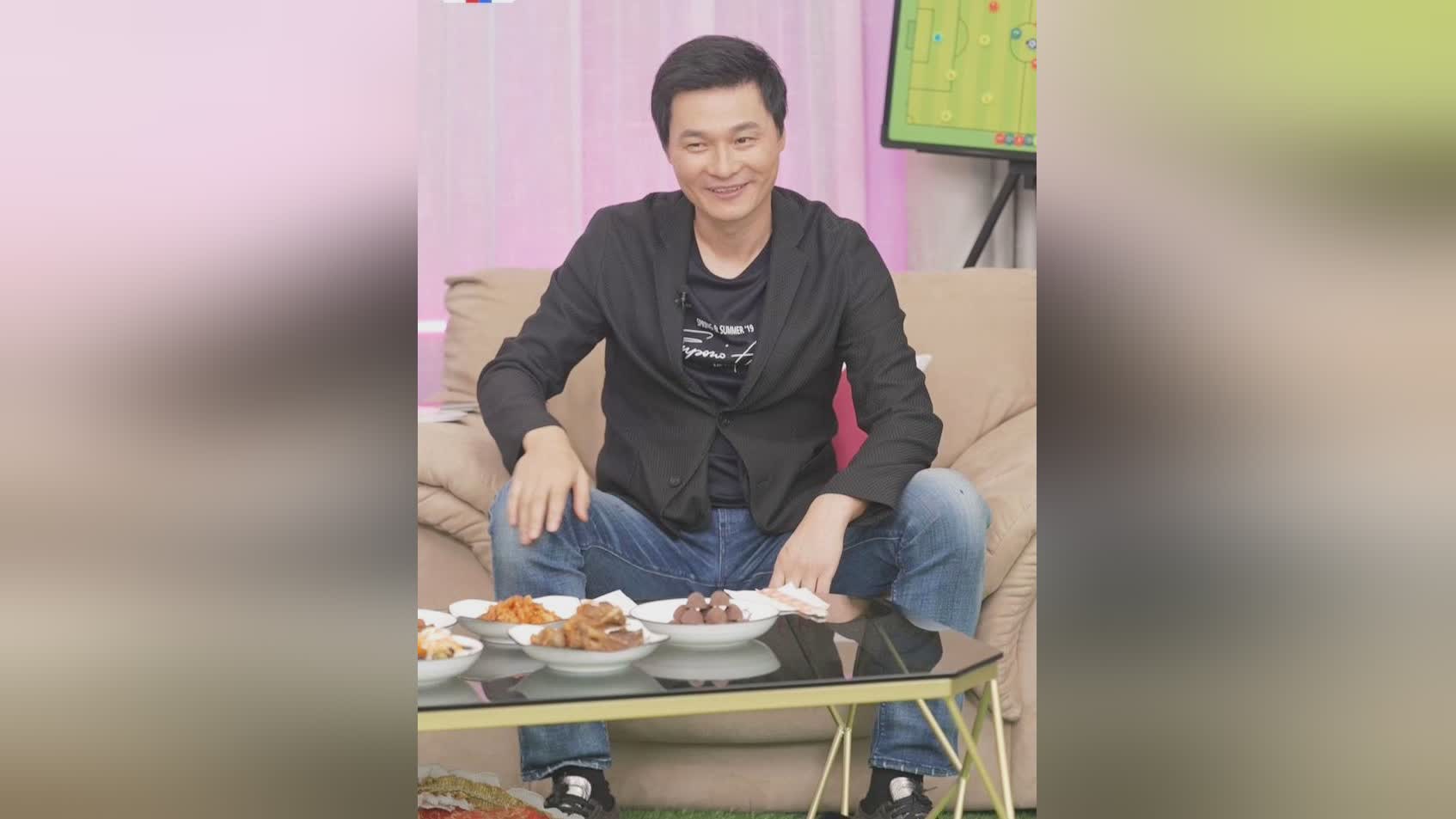 关岛足球队：李铁在下半场仅有两名主力球员带队