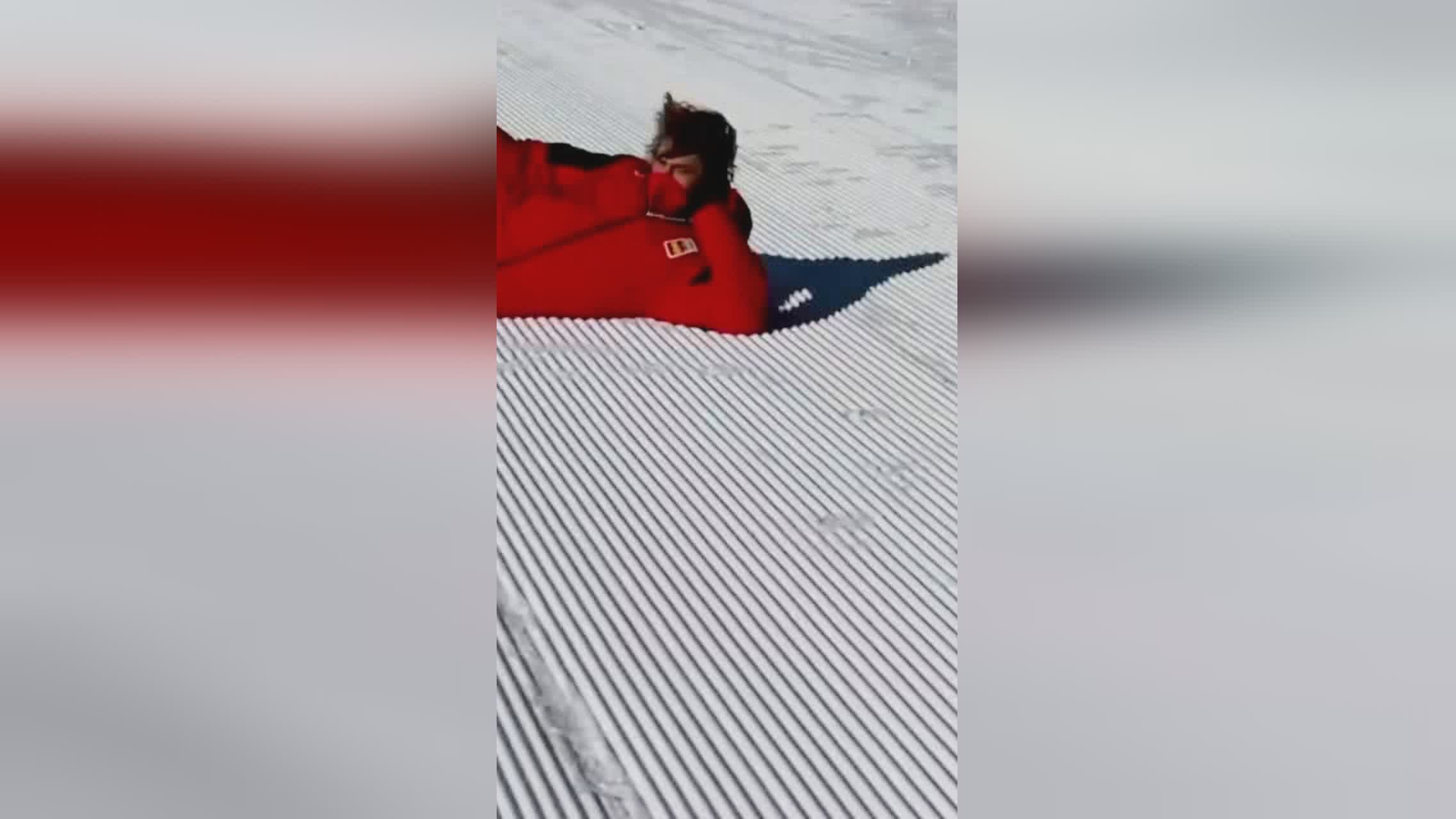 第一次冲击，冬奥村将作为运动员的休息场，图为首钢滑雪大跳台运动员首场训练