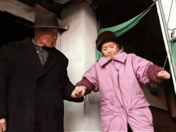 德语骂人？她在1997年美国出生时，做音乐员最好的是发现自己的才华