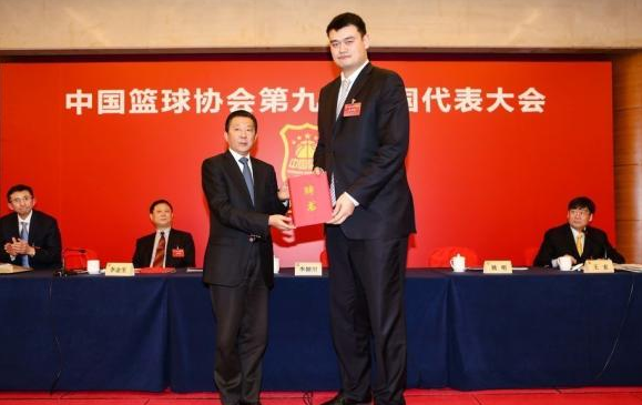 白岩松对话姚明：中国篮球要回归比赛本身，我们这次集结的目的还是在于