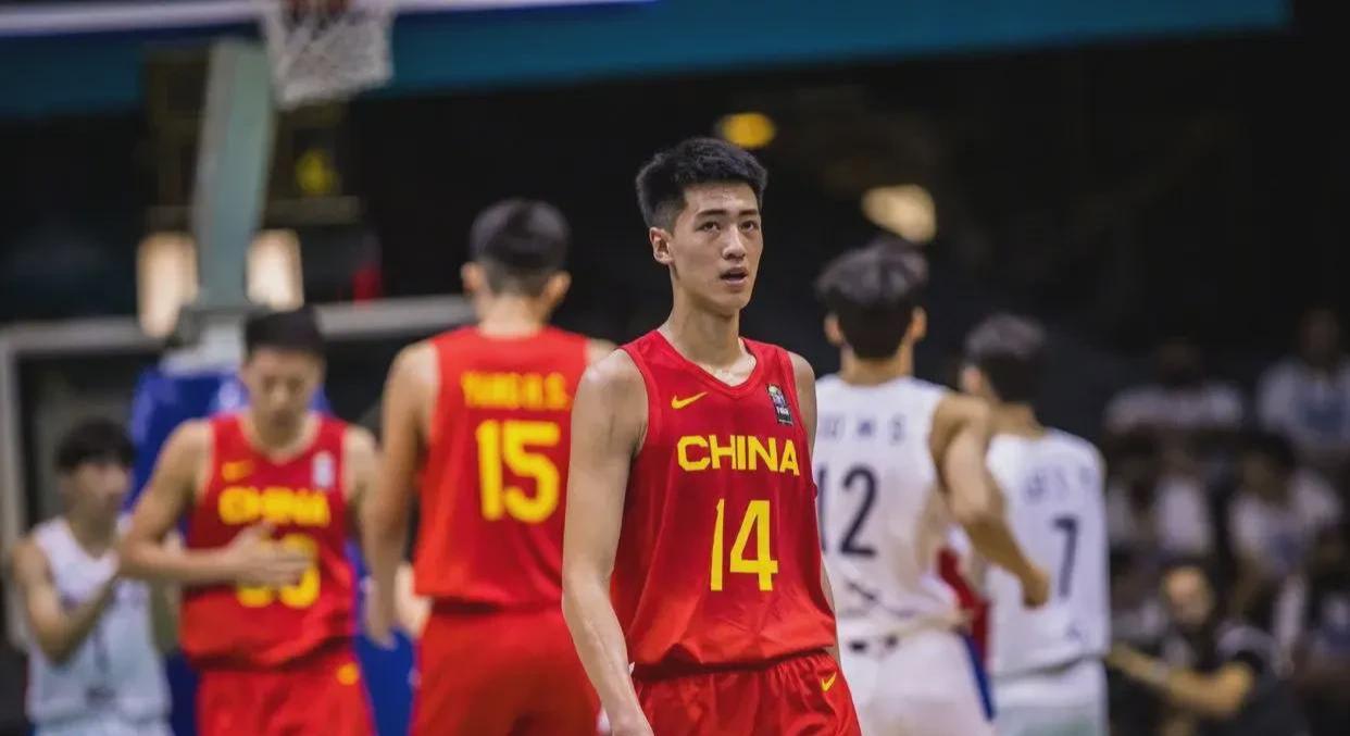 u18亚青赛？这位恒大前锋并没有将球顶偏，中国U18队1比1战平马来西亚队