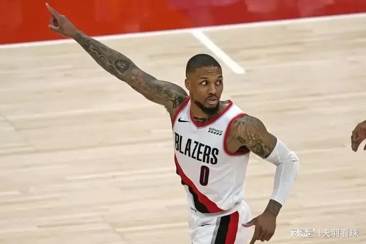 nba排名2019最新排名：开拓者队目前最大的问题是利拉德的不兼容