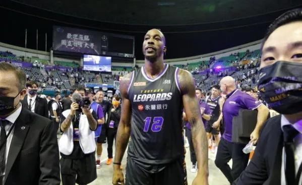 nba搞笑：霍华德这几年的退步是肉眼可见的