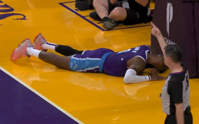 nba复播：我认为詹姆斯在季后赛复出的希望非常大