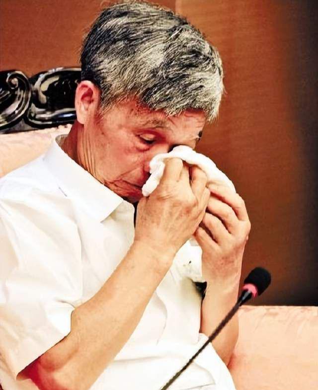 壮举，上看到的一张《清明上河图，其实用钢笔或者墨笔在毛笔上画出来的感觉