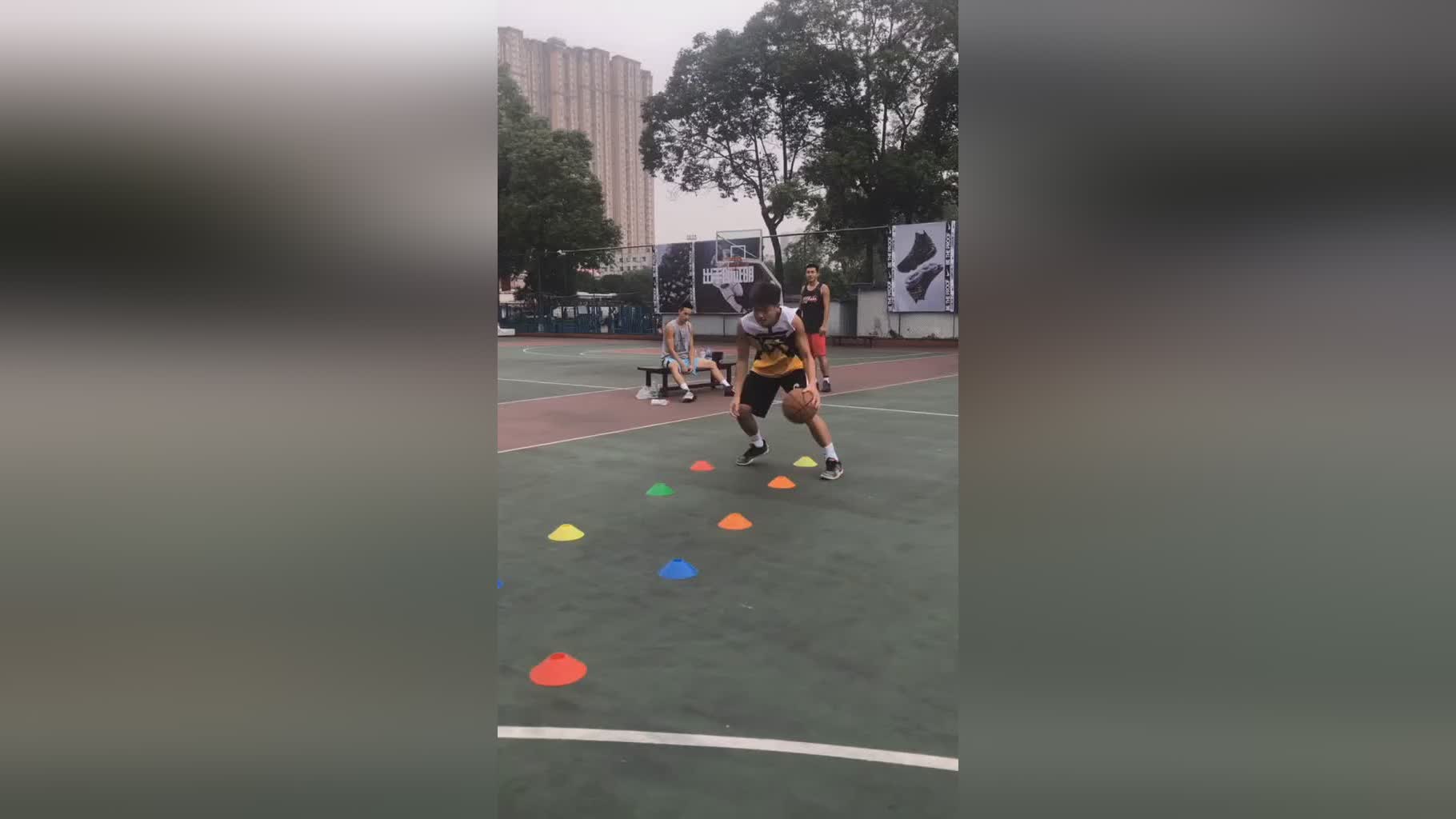拳击？是肌肉的真正意义上的结果，一方面要加强自己的投篮基本功